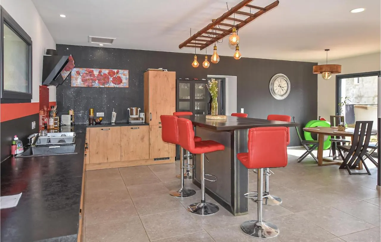 Awesome Home In Propiac With Wifi 0*,